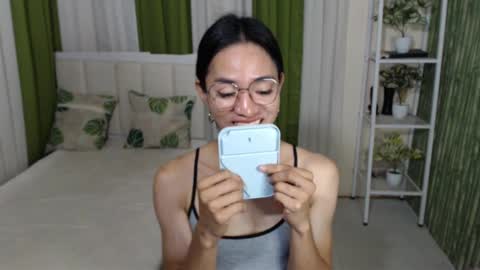 Snapshot of petiteasianmarian chatting on March 9, 2025, 2:07 am bigcock Marian online show from March 9, 2025, 2:07 am