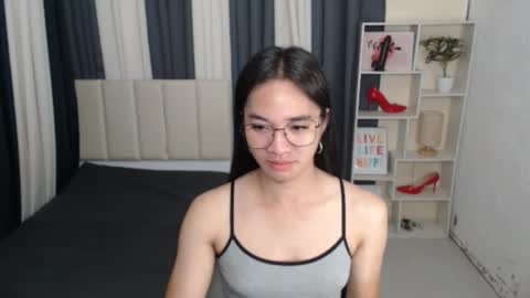 Snapshot of petiteasianmarian chatting on October 8, 2025, 10:57 am bigcock Marian online show from October 8, 2025, 10:57 am