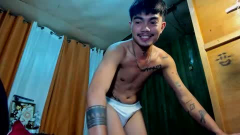 Snapshot of petiteasianx chatting on November 7, 2025, 12:49 pm Vrin online show from November 7, 2025, 12:49 pm