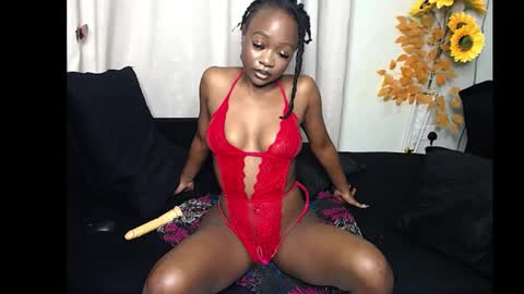 ebonyshawtypetit online show from April 19, 2026, 1:05 am