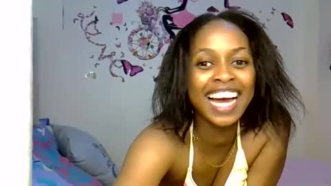 Snapshot of petitecaramell chatting on May 2, 2026, 2:27 am Caramel online show from May 2, 2026, 2:27 am