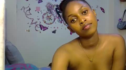 Snapshot of petitecaramell chatting on May 5, 2026, 1:24 am Caramel online show from May 5, 2026, 1:24 am