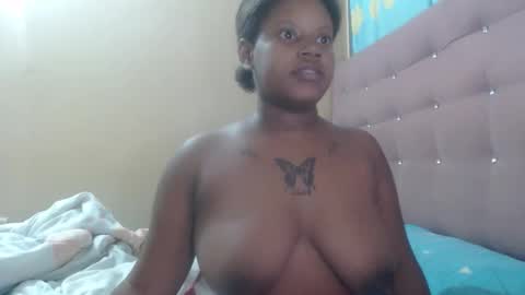 Snapshot of petitechocolatemommy chatting on November 25, 2025, 2:55 am petitechocolatemommy online show from November 25, 2025, 2:55 am