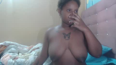 Snapshot of petitechocolatemommy chatting on November 27, 2025, 5:37 pm petitechocolatemommy online show from November 27, 2025, 5:37 pm