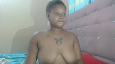 Snapshot of petitechocolatemommy chatting on November 30, 2025, 6:23 pm petitechocolatemommy online show from November 30, 2025, 6:23 pm