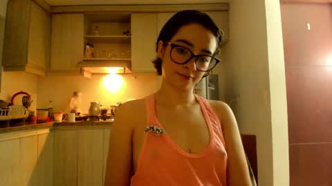 Lunna online show from April 10, 2026, 1:55 am