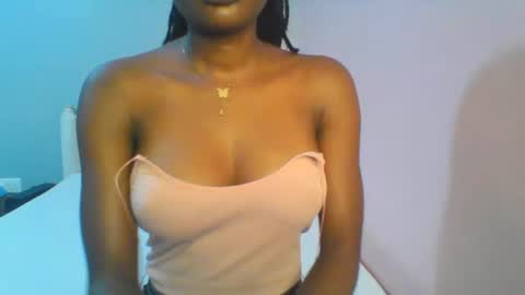 Snapshot of petiteediva chatting on July 15, 2026, 2:50 am diva online show from July 15, 2026, 2:50 am