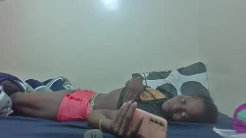 petitegirly12 online show from October 14, 2025, 6:47 am