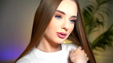 Petitegonwiild online show from November 20, 2025, 7:57 pm