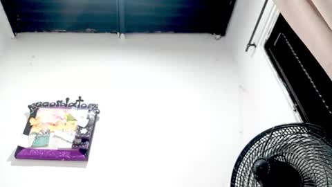 danna online show from November 18, 2025, 3:34 am