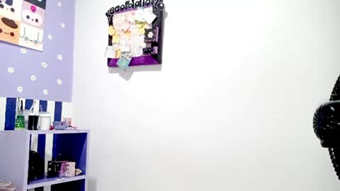 Snapshot of petiteivoryqueen chatting on June 16, 2026, 5:32 am danna online show from June 16, 2026, 5:32 am