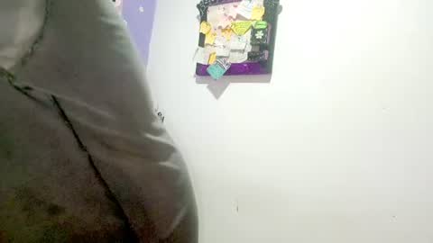 danna online show from August 3, 2026, 4:44 am