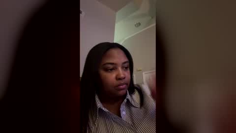 Snapshot of petitekinkxo chatting on February 5, 2026, 1:43 am petitekinkxo online show from February 5, 2026, 1:43 am