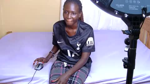 Snapshot of petitekittyy chatting on April 1, 2026, 2:58 pm Kitty online show from April 1, 2026, 2:58 pm