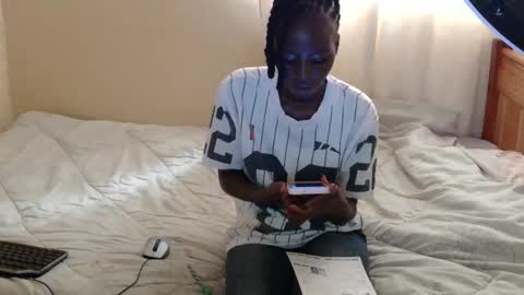 Snapshot of petitekittyy chatting on April 14, 2026, 12:11 pm Kitty online show from April 14, 2026, 12:11 pm