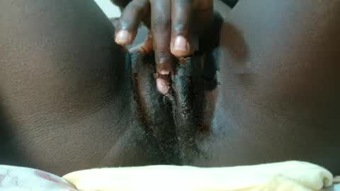 petiteme1 online show from February 22, 2025, 10:31 pm