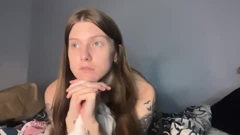 I am very new and dont know what im doing lol online show from June 26, 2026, 1:43 am