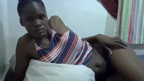 petiteslim2 online show from April 28, 2026, 4:39 am