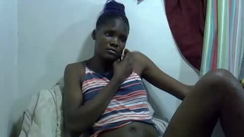petiteslim2 online show from April 28, 2026, 5:18 pm