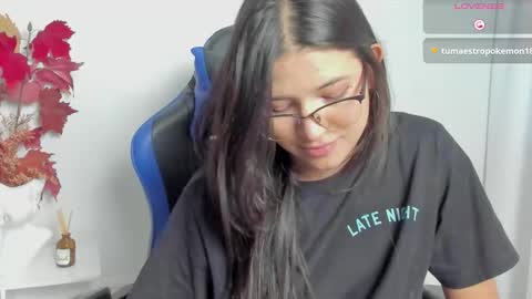 Sofa online show from November 25, 2025, 10:10 pm