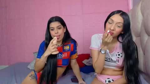 Snapshot of petitestrawberry18 chatting on January 9, 2026, 5:04 pm Tip us ask our names online show from January 9, 2026, 5:04 pm