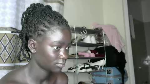 petitte_gyaal online show from November 13, 2025, 2:10 am