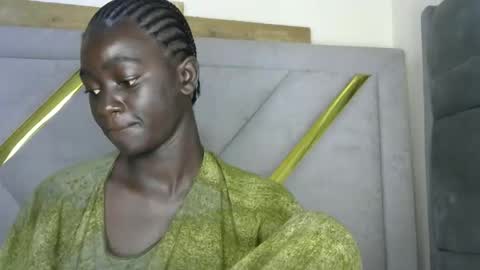 petitte_gyaal online show from November 23, 2025, 12:10 am