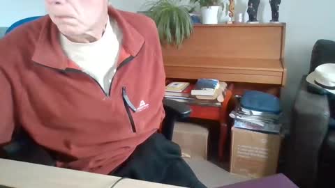 petitwilly online show from February 19, 2025, 10:12 am