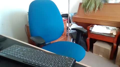 petitwilly online show from May 26, 2026, 8:10 am