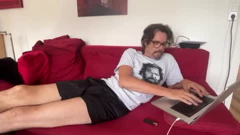 Snapshot of petmario chatting on July 5, 2026, 1:18 pm petmario online show from July 5, 2026, 1:18 pm