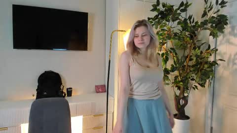 Snapshot of petrinahalyk chatting on October 14, 2025, 8:04 am Im Mira whats your name online show from October 14, 2025, 8:04 am