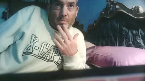 Snapshot of pets76 chatting on January 18, 2026, 4:11 pm pets76 online show from January 18, 2026, 4:11 pm