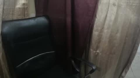 petty_boy777 online show from January 14, 2026, 2:28 am