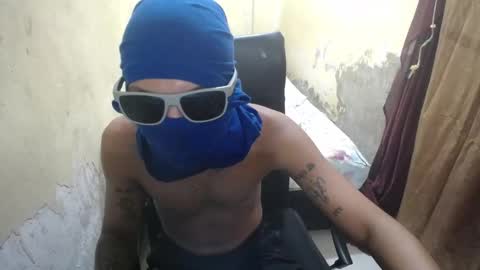 petty_boy777 online show from January 19, 2026, 2:54 pm