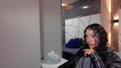 Snapshot of pettymoon chatting on November 13, 2025, 11:20 am Moon online show from November 13, 2025, 11:20 am