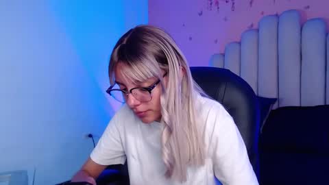Peyton online show from October 17, 2025, 3:31 am