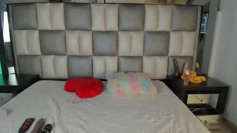 peyton_wat20 online show from September 18, 2025, 5:09 am