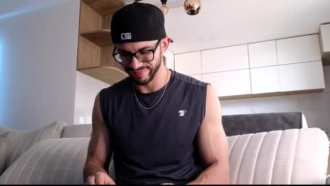 phantom_bigger1 online show from December 20, 2025, 6:48 pm