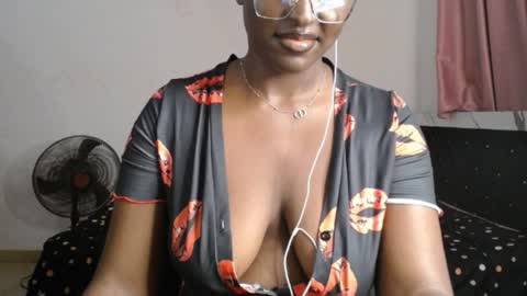 Snapshot of phat_pussylips chatting on August 5, 2026, 12:13 am tatiana online show from August 5, 2026, 12:13 am