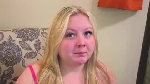 Snapshot of phatassblond chatting on April 23, 2026, 10:23 pm PhatAssBlond online show from April 23, 2026, 10:23 pm