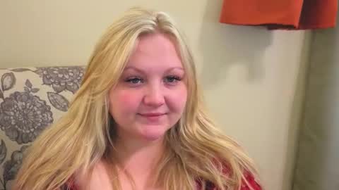 Snapshot of phatassblond chatting on April 26, 2026, 9:34 pm PhatAssBlond online show from April 26, 2026, 9:34 pm
