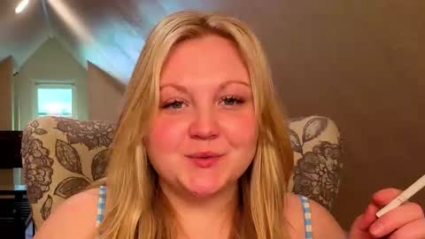 Snapshot of phatassblond chatting on May 3, 2026, 9:10 pm PhatAssBlond online show from May 3, 2026, 9:10 pm