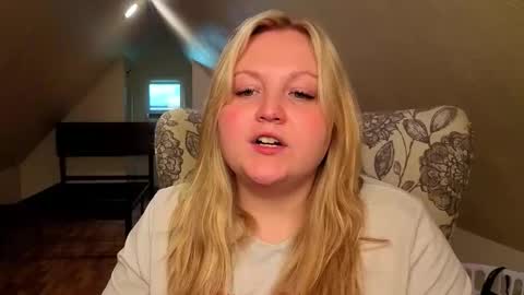 Snapshot of phatassblond chatting on May 16, 2026, 9:13 pm PhatAssBlond online show from May 16, 2026, 9:13 pm