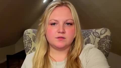 Snapshot of phatassblond chatting on May 20, 2026, 1:34 am PhatAssBlond online show from May 20, 2026, 1:34 am