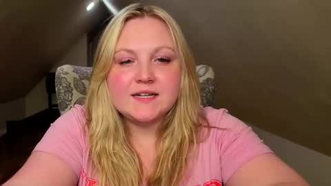 Snapshot of phatassblond chatting on May 22, 2026, 2:40 am PhatAssBlond online show from May 22, 2026, 2:40 am