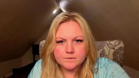 Snapshot of phatassblond chatting on May 22, 2026, 10:04 pm PhatAssBlond online show from May 22, 2026, 10:04 pm