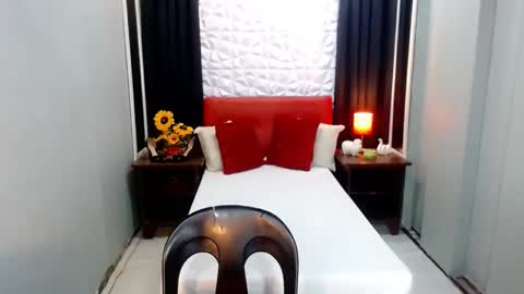 Snapshot of phenominalduodiva chatting on December 18, 2025, 11:33 pm cervena online show from December 18, 2025, 11:33 pm