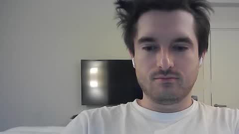 Snapshot of philborison chatting on December 18, 2025, 4:40 am PhilipBorison online show from December 18, 2025, 4:40 am