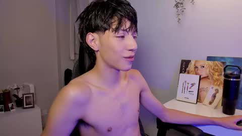 Phil.   INDEPENDENT MODEL online show from March 21, 2026, 3:44 am