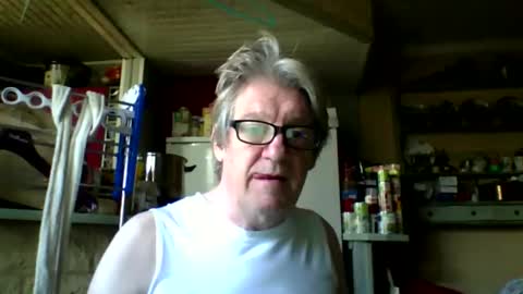 Snapshot of phillboys chatting on April 25, 2026, 7:44 am phillboys online show from April 25, 2026, 7:44 am